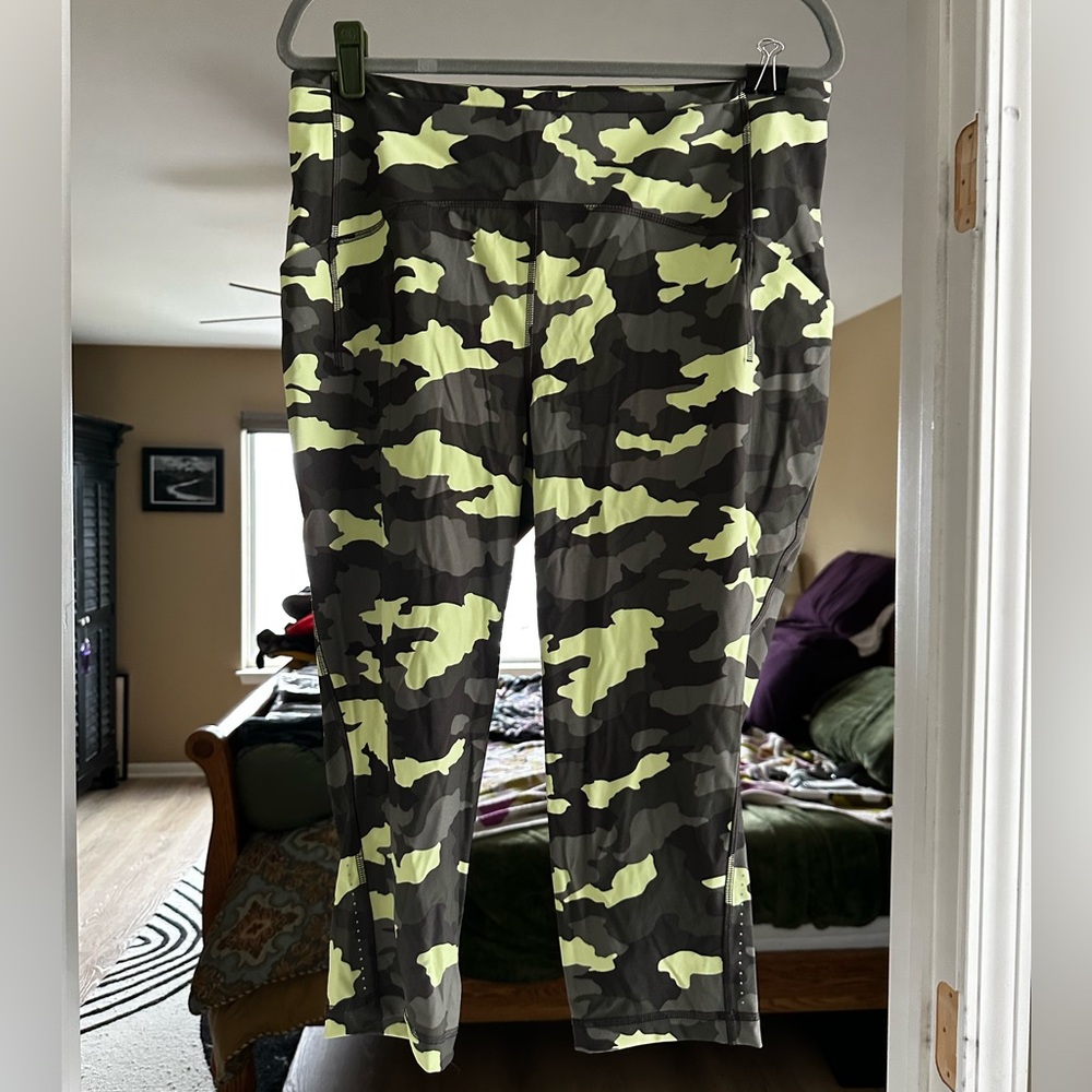 Lululemon Cropped Leggings
